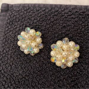 Elegant Pearl and Crystal Cluster Earrings